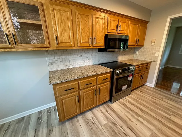 15476 Pennock Ln — Photo 10