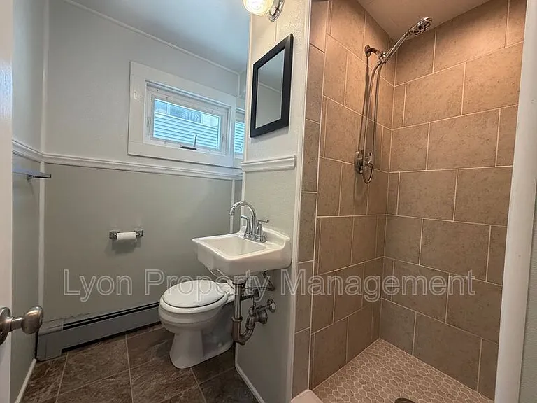 70 Bouvier Ave #1R — Photo 6