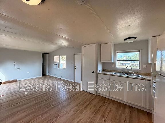 3rd image of 7897 Suncoast Dr