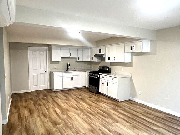 3rd image of 3042 Santa Fe Ave #F