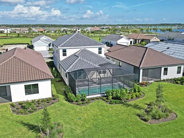 4652 Centaurus Cir — Photo 37
