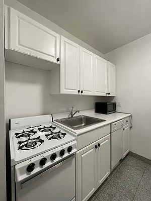 Rented by Douglas Elliman | media 43