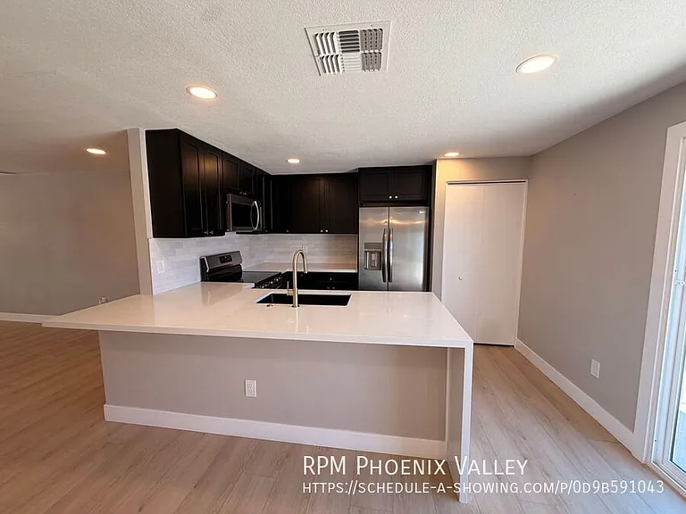 3902 E Joan De Arc Ave — Photo 6