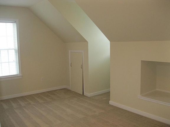 4th image of 6918 Vanderbilt Ave
