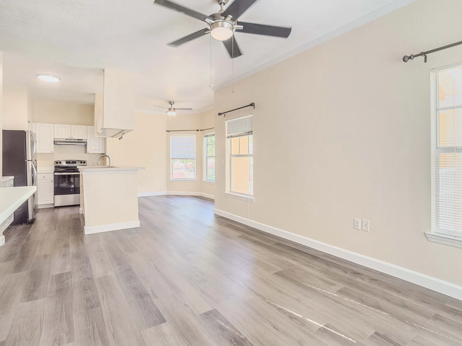 2 bed, 1117 sqft, $1,750 — Photo 4