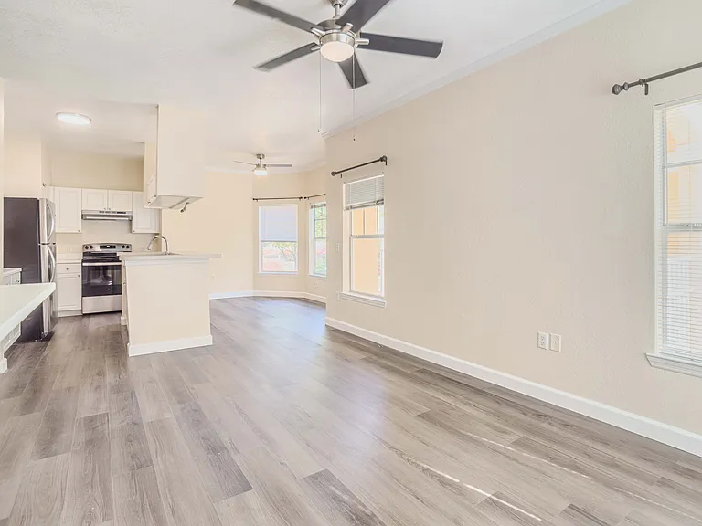 2226 Arbor Lakes Cir #2226 — Photo 4