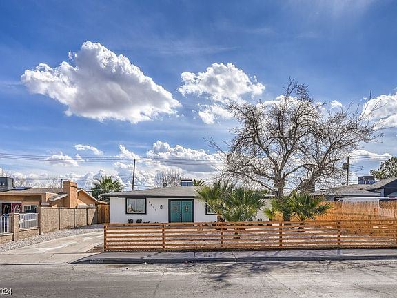 3rd image of 4425 Vegas Valley Dr