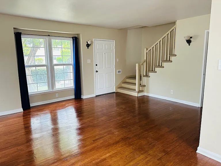 7361 W Manchester Ave — Photo 14