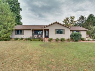 318 Woodland Dr, Decherd, TN 37324