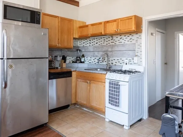 55 Coleman St APT 3, Dorchester, MA 02125