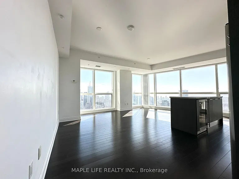 388 Yonge St #6110 — Photo 8