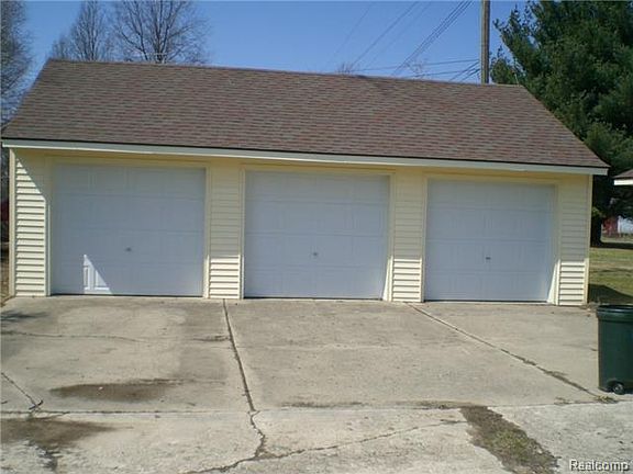 5th image of 30446 Prescott St