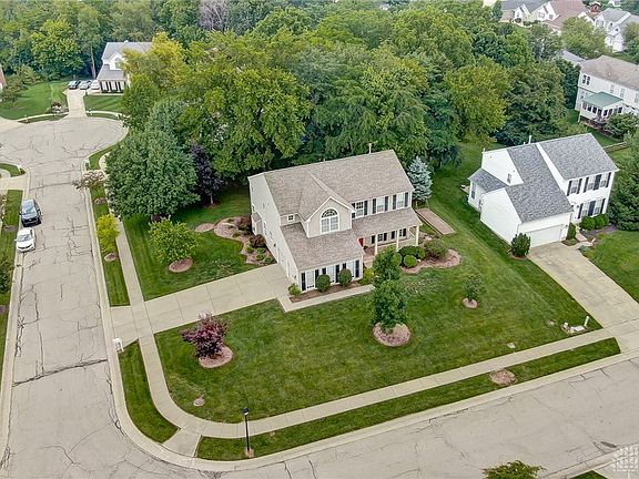 3rd image of 804 Hawthorne Hill Dr