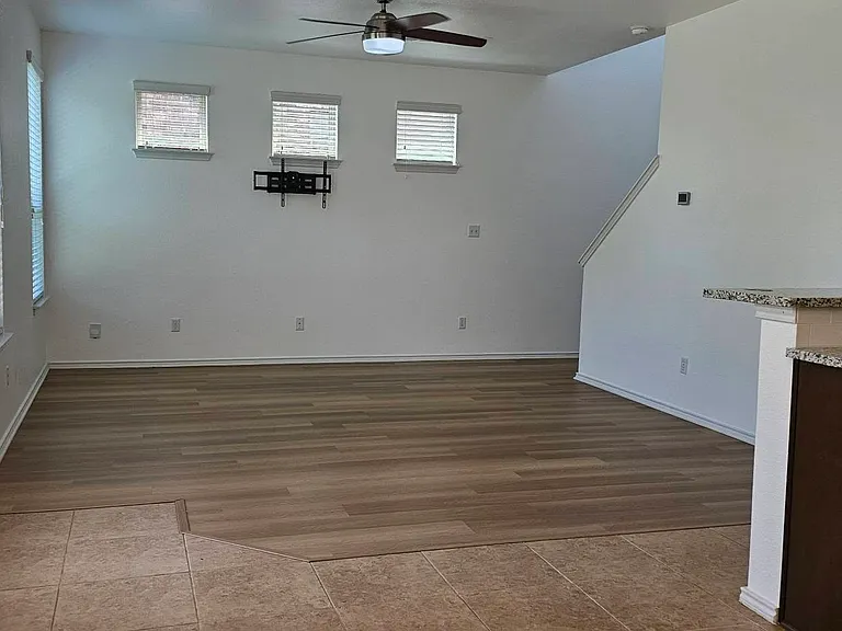1026 Chad Loop — Photo 16