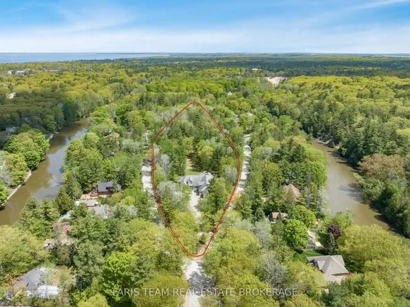 138 Knox Rd E, Wasaga Beach, ON L9Z 2T6