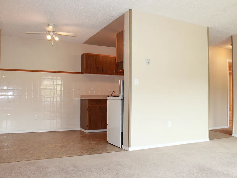 816 Watson Cres — Photo 7