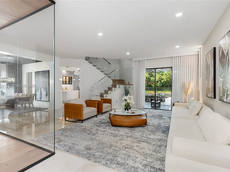 9529 Eden Roc Ct — Photo 40