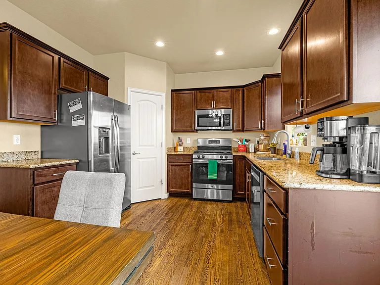 11670 Farnese Hts — Photo 8