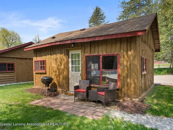 4179 S Straits Hwy #3, Indian River, MI 49749