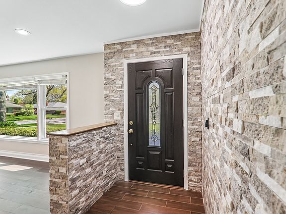 2nd image of 807 E Golfview Dr
