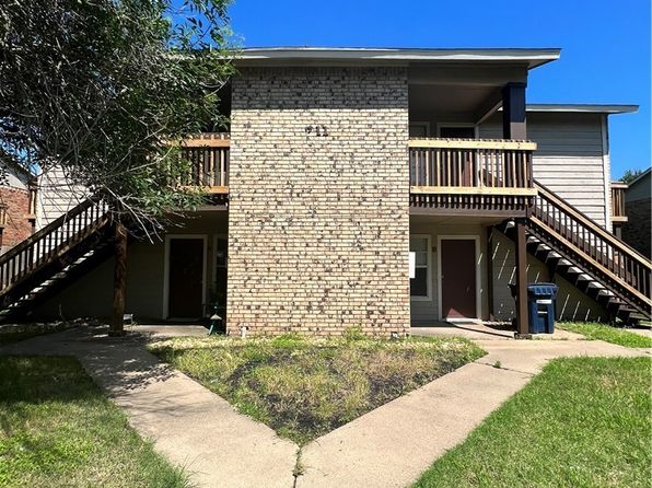 711 Wellesley Ct APT C