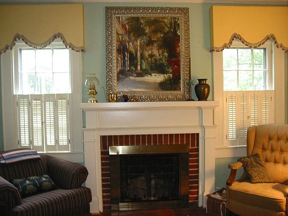 Living room, gas logs