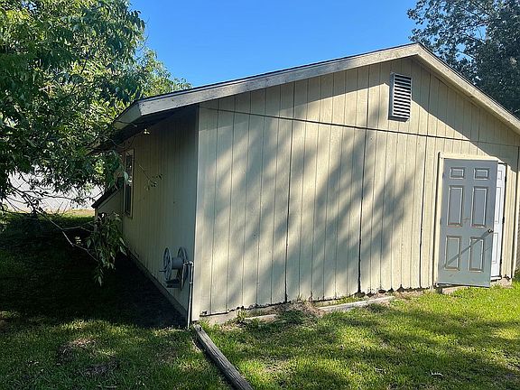 3rd image of 213 Starlite Dr