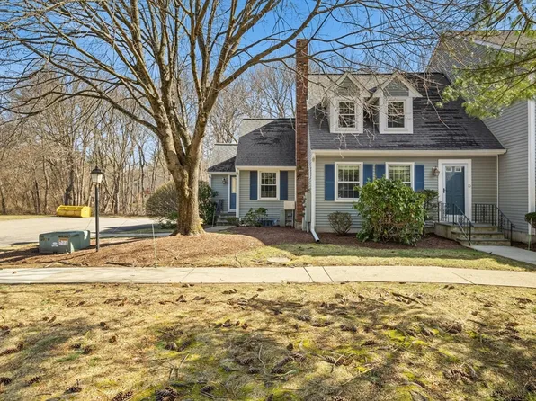 10 Daniel Dr Unit 10, North Easton, MA 02356