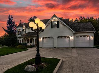 398 Woodland Cir, Grand Forks, ND 58201