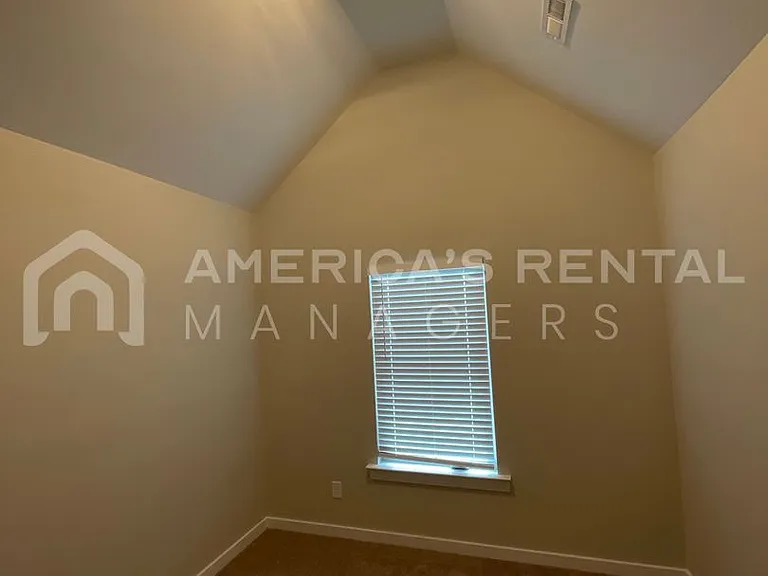 2108 Ellsworth Loop Rd — Photo 18