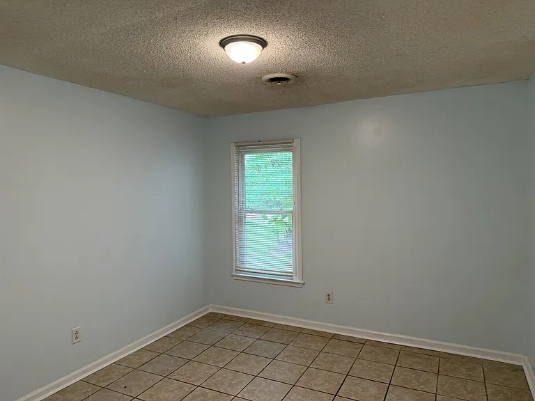 133 Twin Wood Dr — Photo 5