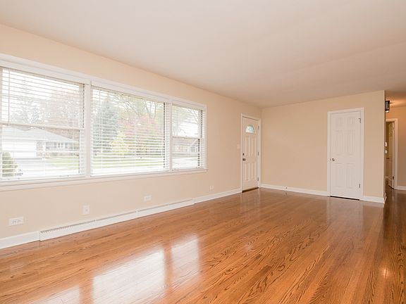 3rd image of 24 W Comfort St