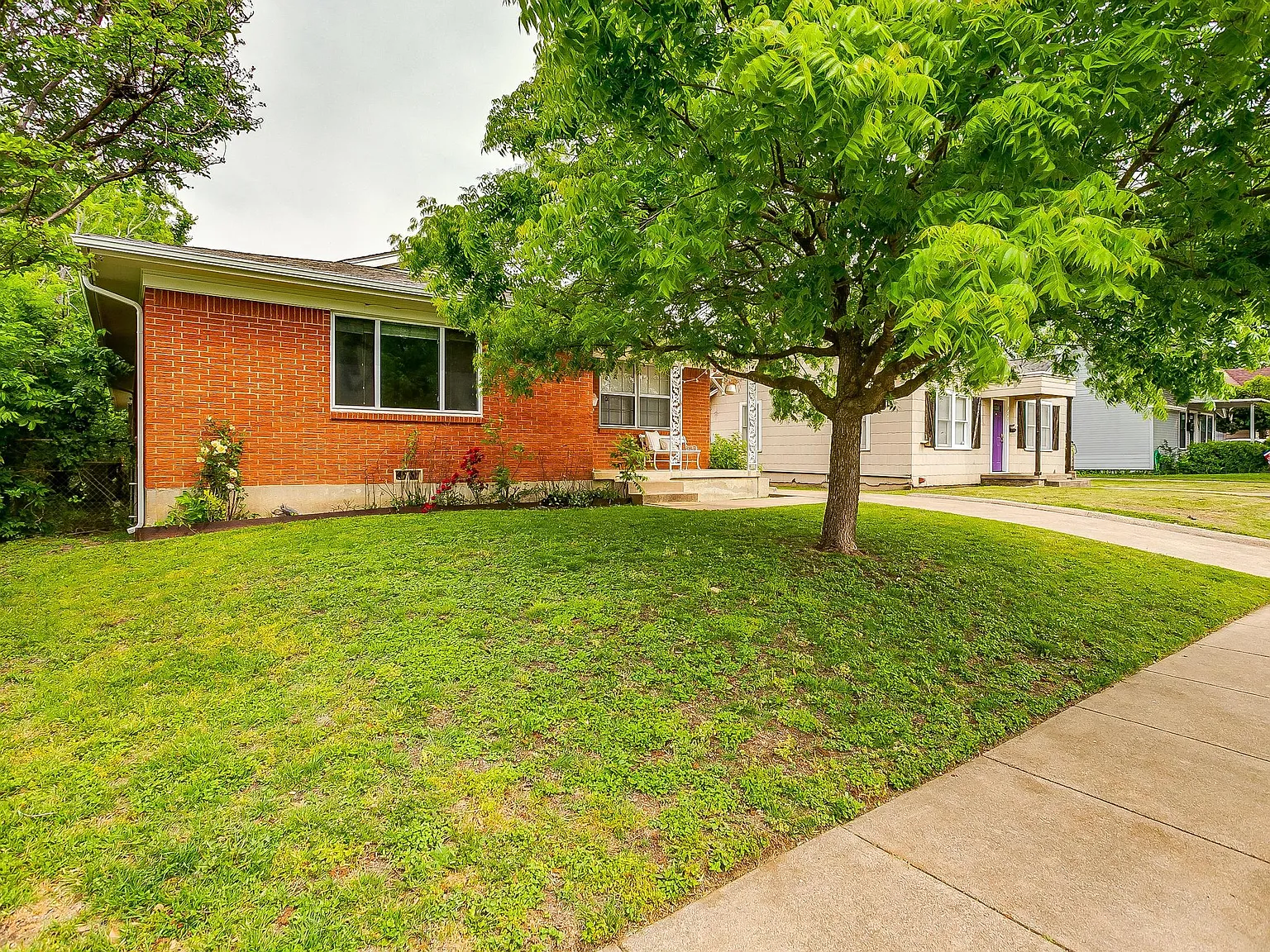3 bed, 1856 sqft, $3,150 — Photo 2
