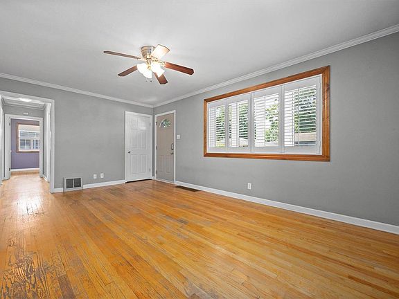 5th image of 419 Roanoke Dr