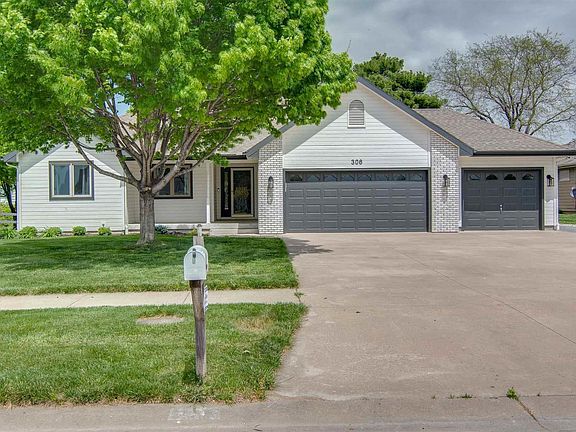 2nd image of 306 E Lakewood Ter