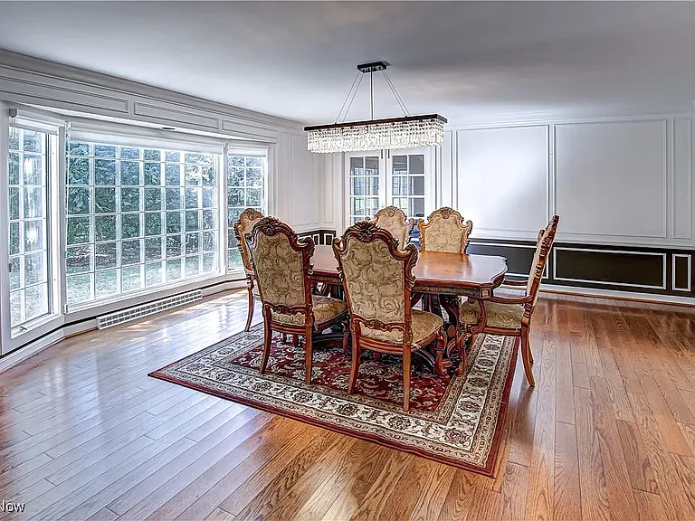 18220 Parkland Dr — Photo 6