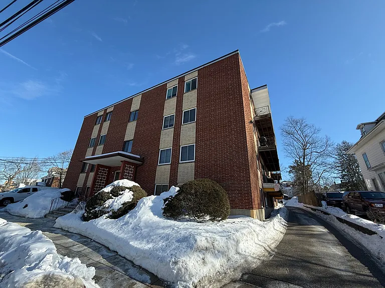 44 Maple St #101 — Photo 17