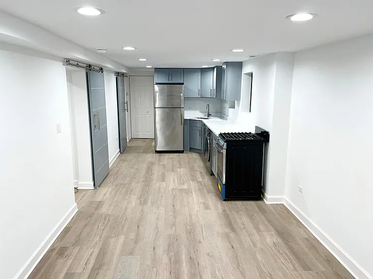 1505 N Rockwell St #G — Photo 1