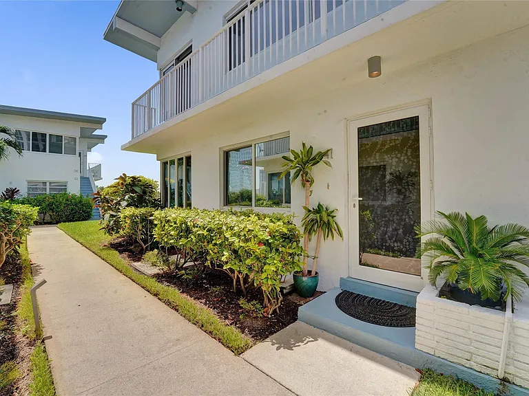 425 Bayshore Dr #41 — Photo 2