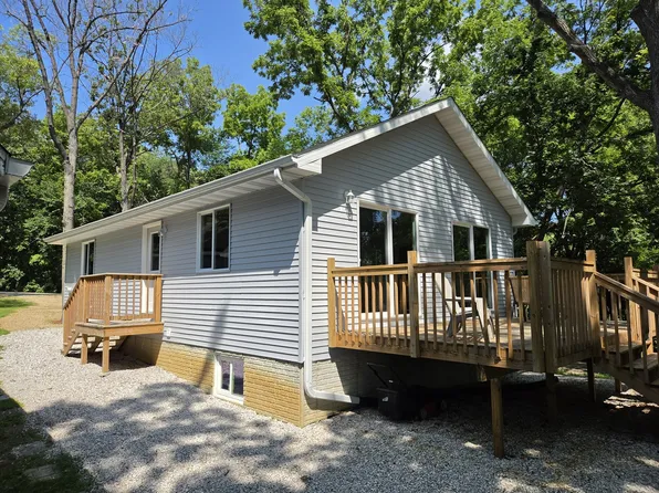 32 Magnolia Dr, Putnam, IL 61560
