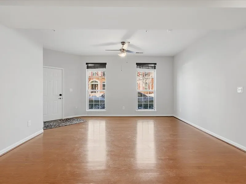 Building Photo - 42143 Piebald Sq