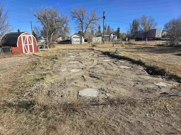 512 W 5th St, Pine Bluffs, WY 82082