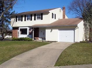 128 Briarwood Rd, Mount Laurel, NJ 08054