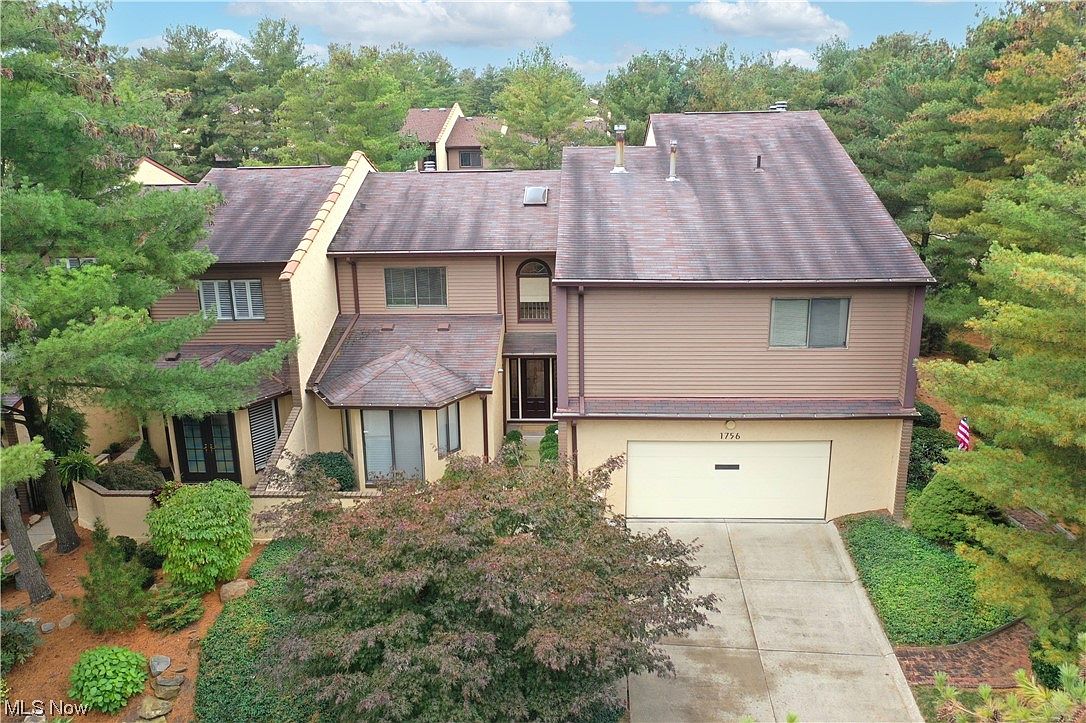 1756 Brookwood Dr, Akron, OH 44313 Zillow