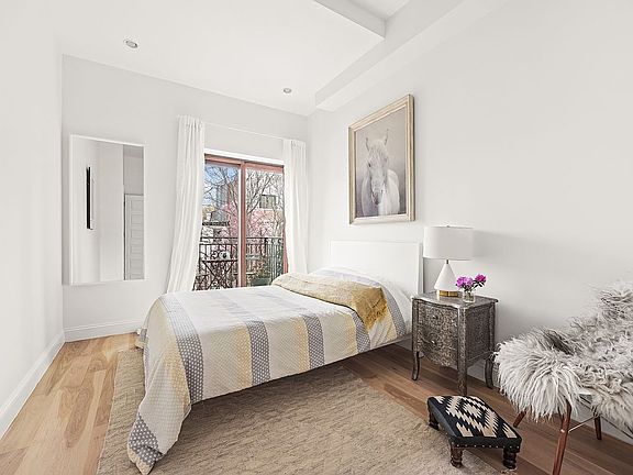 4th image of 35 Woodhull St #3