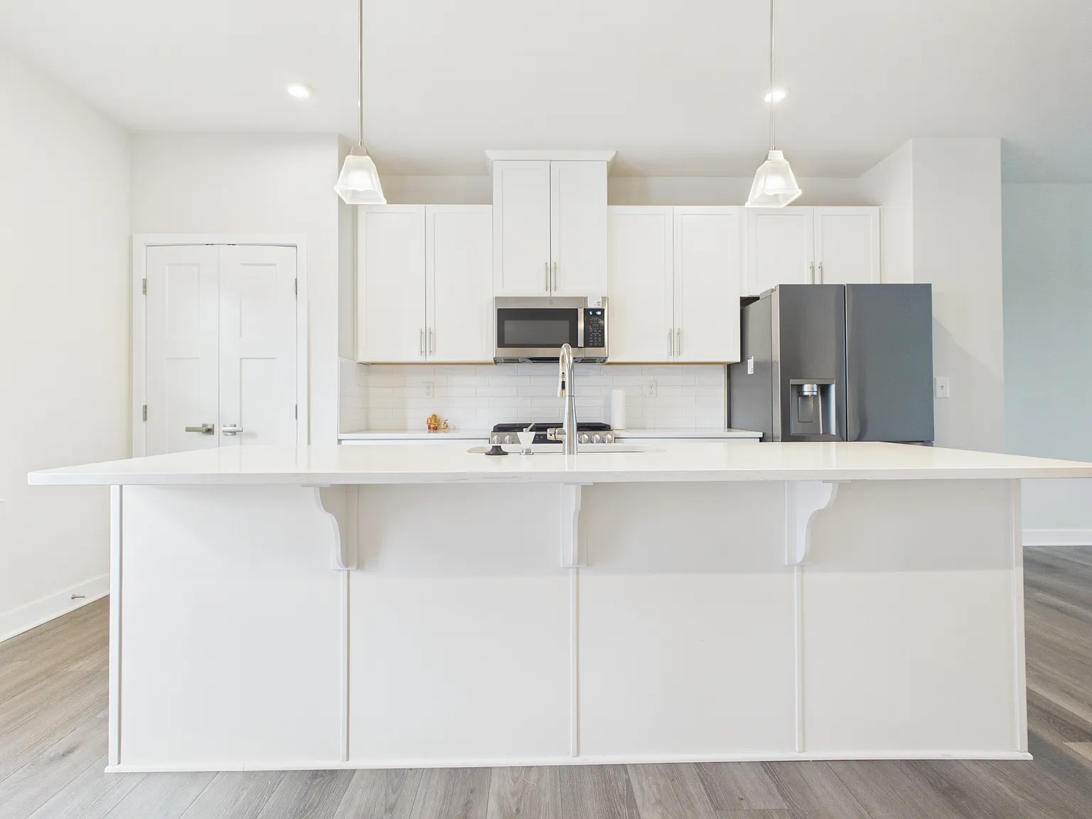 3 bed, 2.5 bath, 1786 sqft, $2,250 — Photo 2