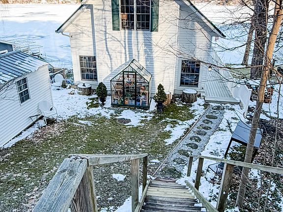 3rd image of 65587 North Dr