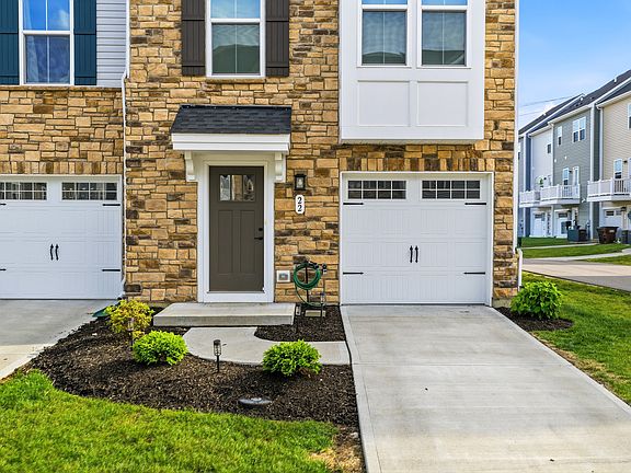 2nd image of 22 Wentworth Ln