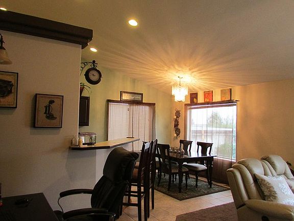 3rd image of 213 E Inglewood Dr