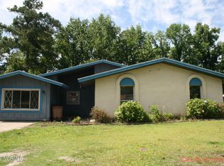 411 Shamrock Dr, Jacksonville, NC 28540